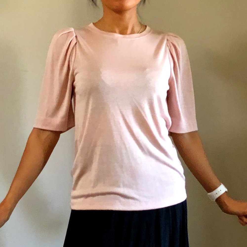SABA PALE PEACH 3/4 SLEEVE TOP WITH GATHERING AT SHOULDERS SIZE XXS!